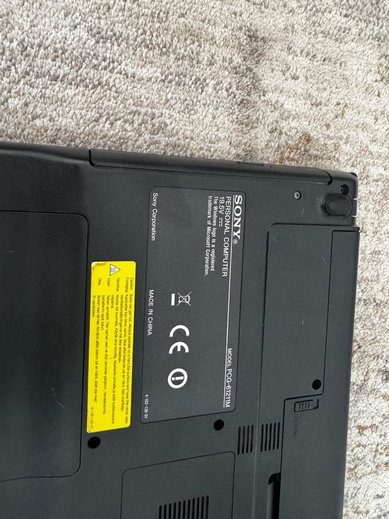 Sony Vaio PCG-61211M Laptop - 4