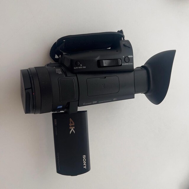 Sony FDR AX700