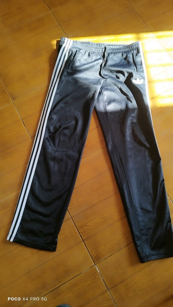 #Adidas eşofman Eni çekilince 53 Boyu 113 ???BÜYÜK KIŞ İNDİRİMİ