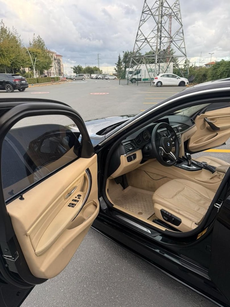 BMW 320i - 12