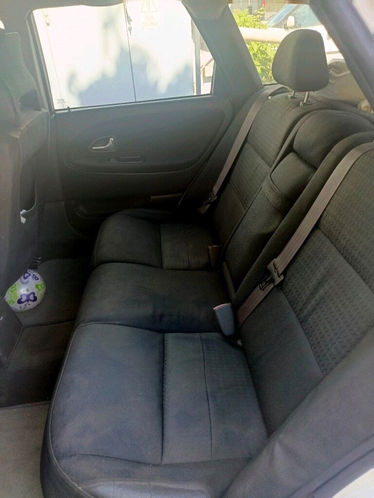 2001 model Volvo V40 - 7