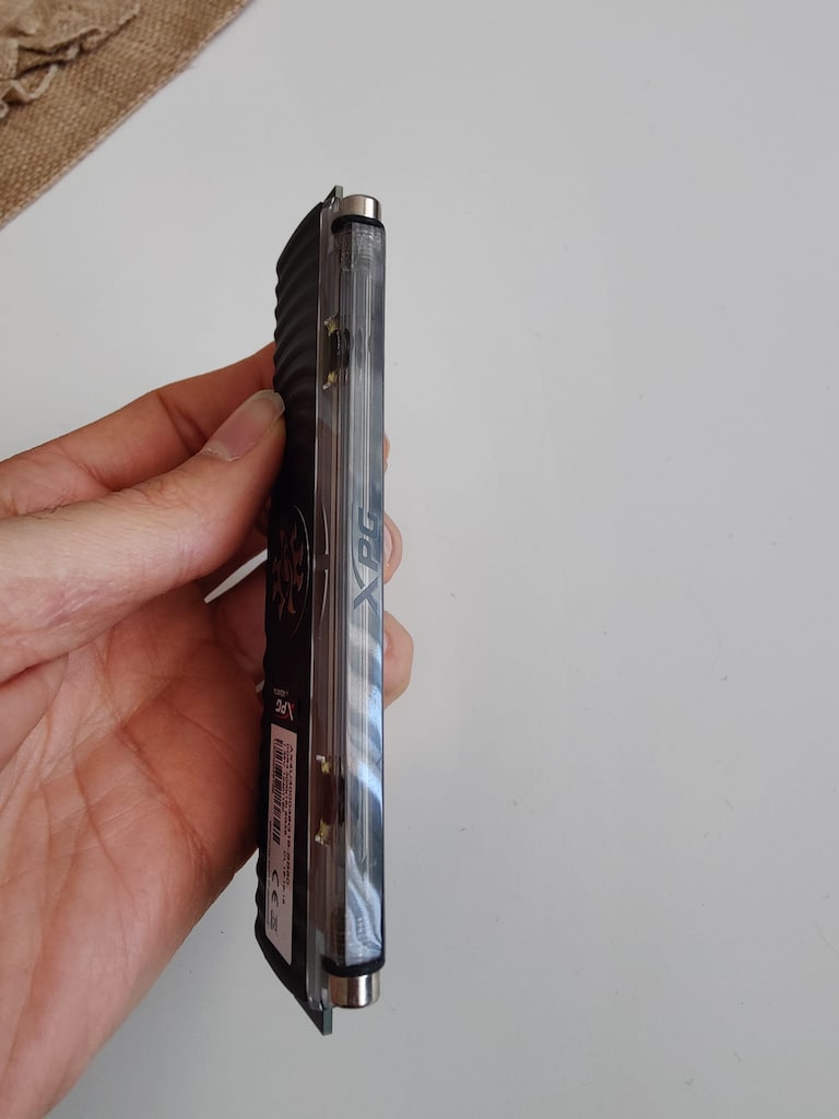 XPG 8 GB RGB DDR4 RAM - 4
