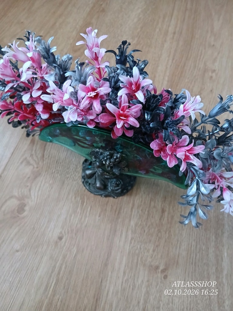 #Yelpaze formunda #yeşil #cam #vazoya sahip, #melek figürlü dekoratif - 5