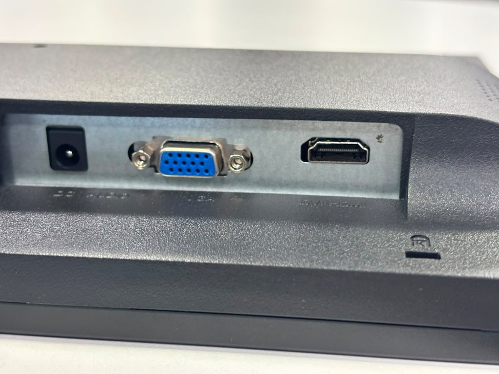 SılverCrest 18.5" Garantili Vesa Destekli Monitör - 3