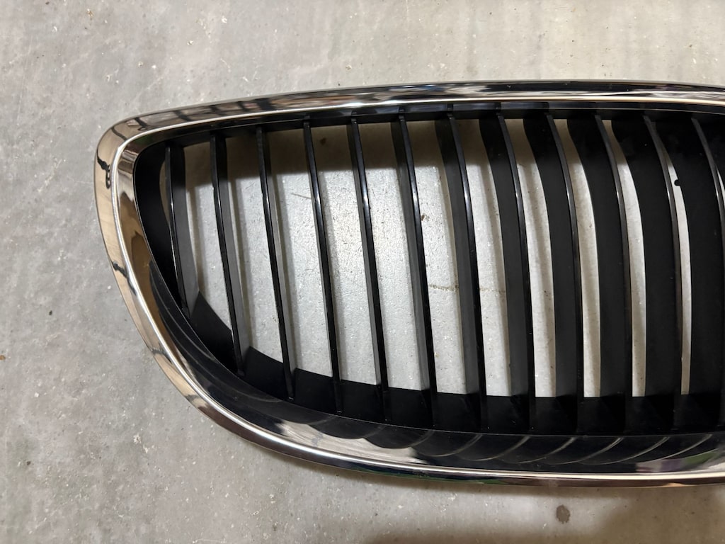 bmw e90 sağ ön panjur böbrek orjinal 224059-10 - 3