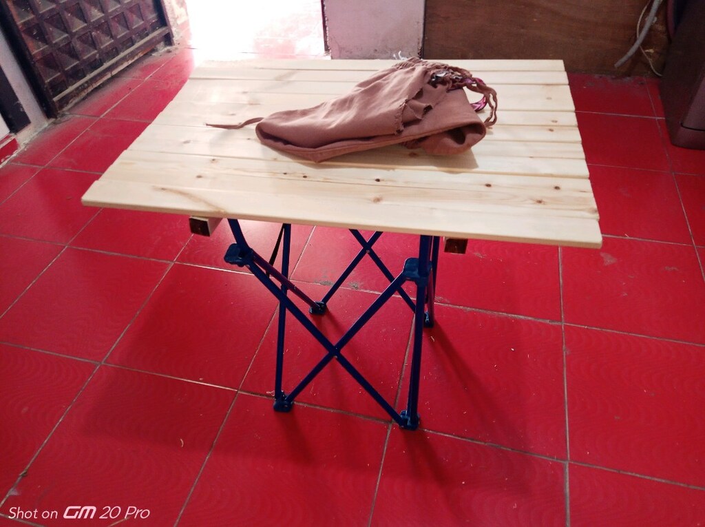 2. el katlanır 4 sandalye 1 masa kiliflariyla beraber 2450 tl - 11