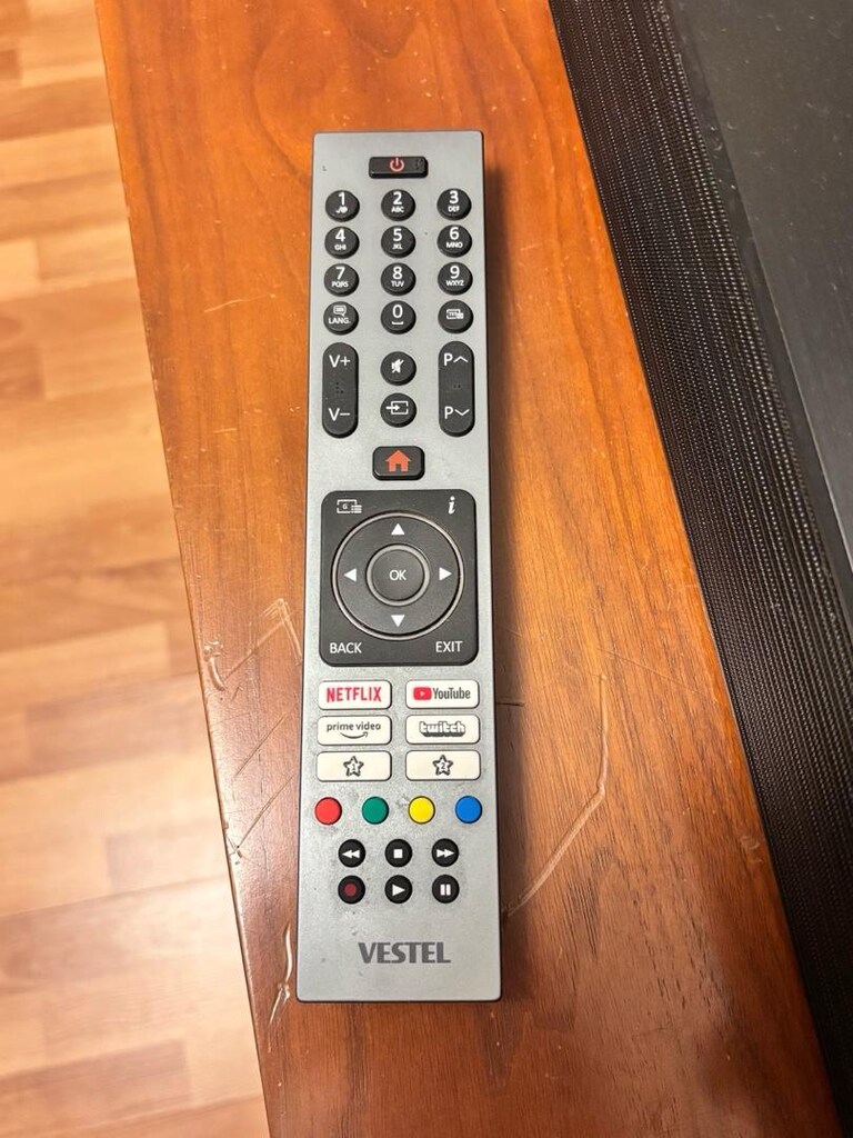 55” 4K Ultra QLed Smart Tv - 2