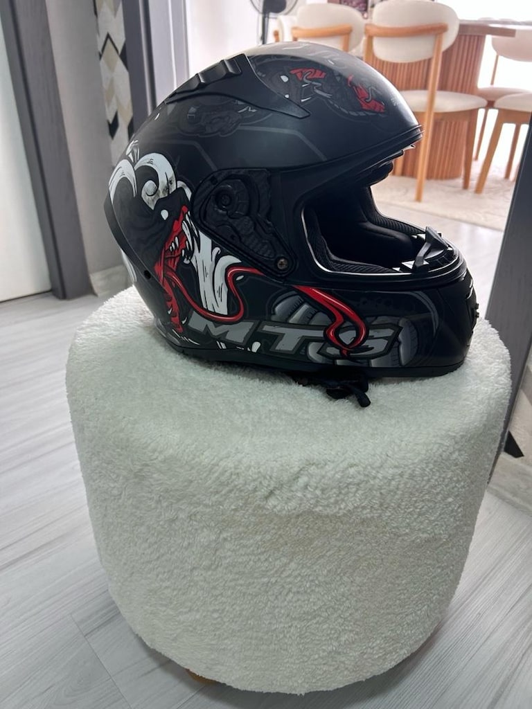 **TEMİZ KULLANILMIŞ KASK ** - 10