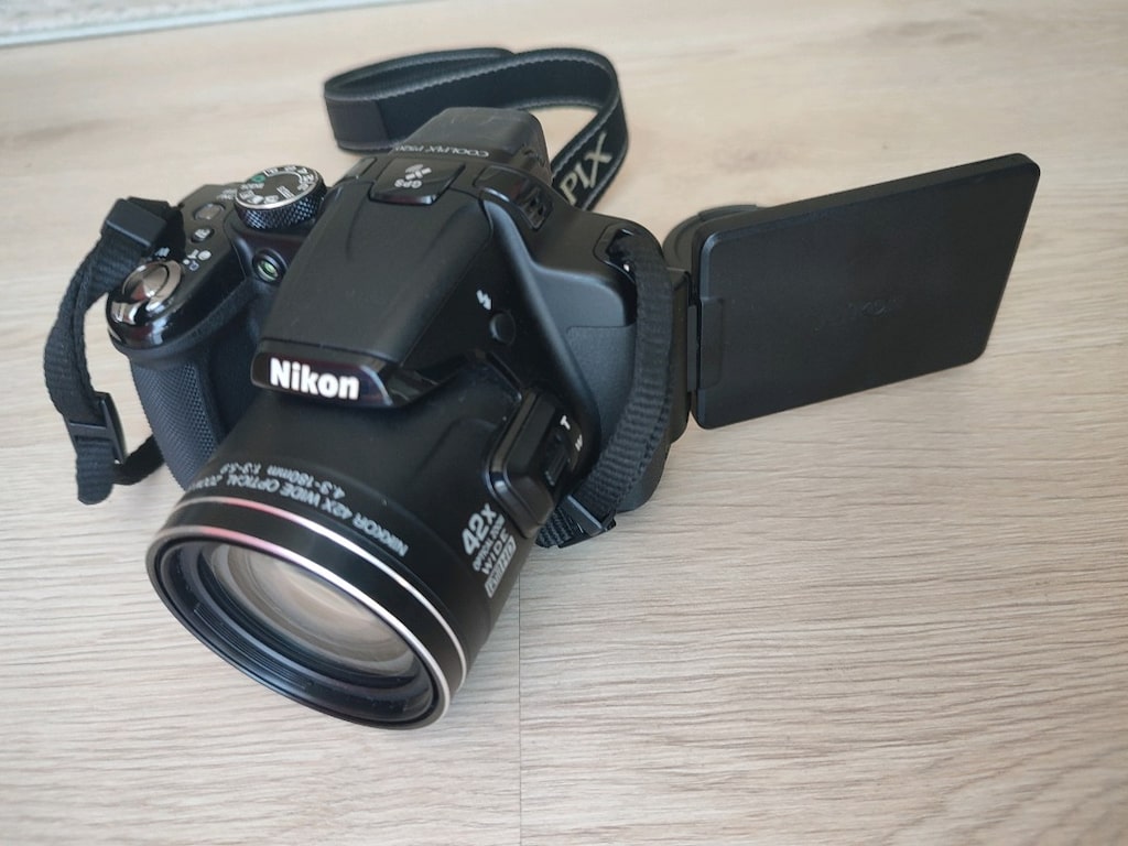 Nikon P520 Fotoğraf Makinesi