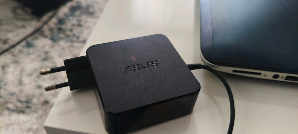 ASUS K555 ULTRABOOK..5. nesil İ5 _8GB RAM_2GB EK_128 SSD.(. takas li - 8