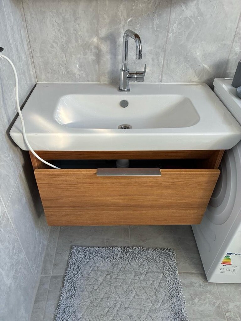 Kapalı kutusunda Vitra Banyo Dolabı Tk. - 4