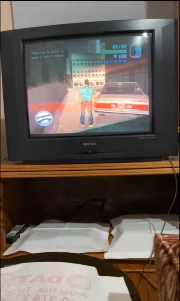 PS2 GTA Vice City - 4