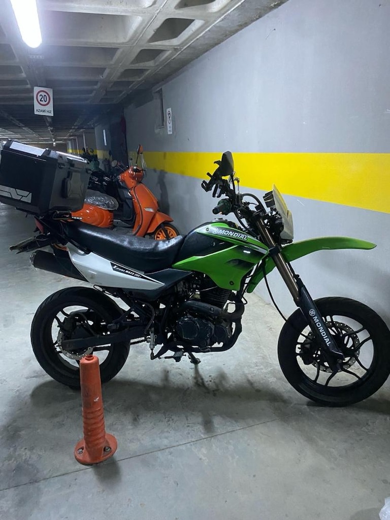 XTREME MAX 200i - 9
