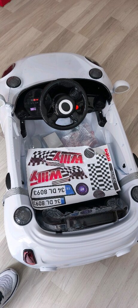 WİLLY 12 VOLT KUMANDALI AKÜLÜ ARABA SIFIR - 4