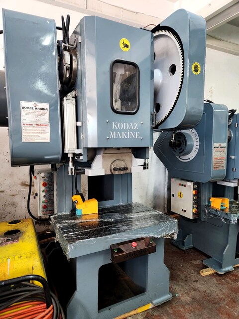 130 Ton Hava Kavramalı Ayarlanabilir Strok Eksantrik Pres
