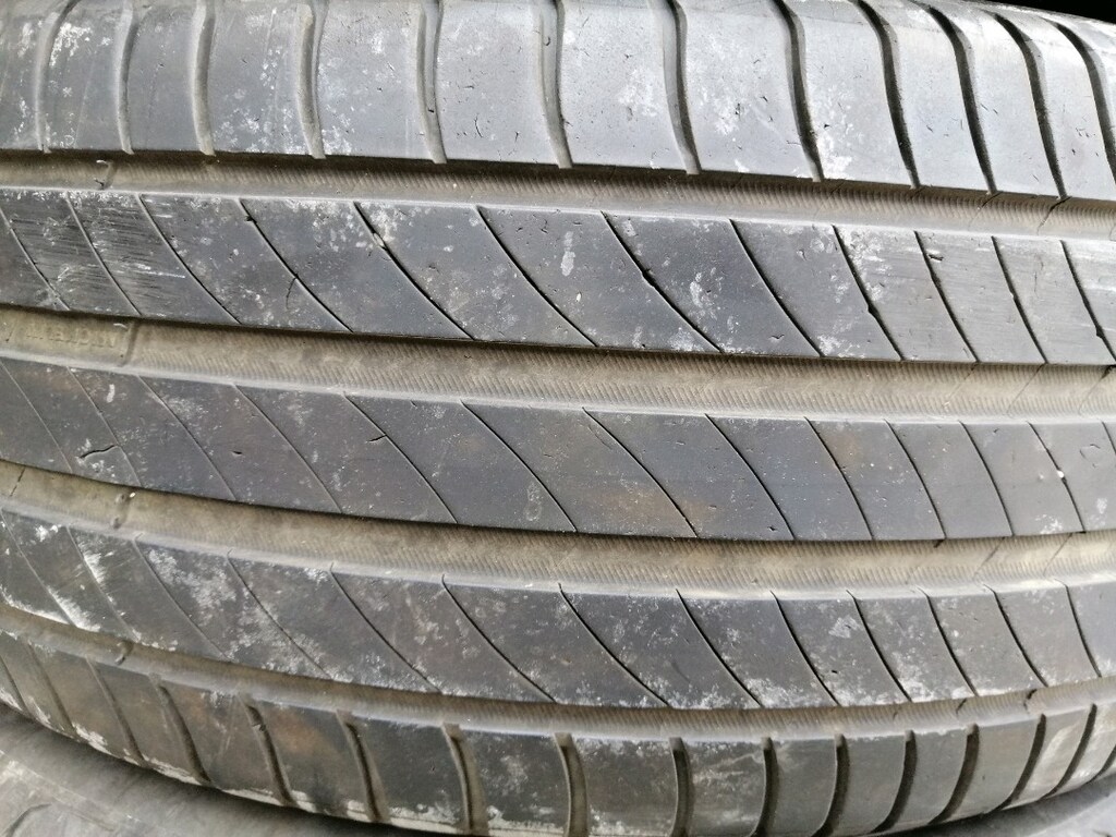 235 50 18 Michelin yazlik 4 adet - 2