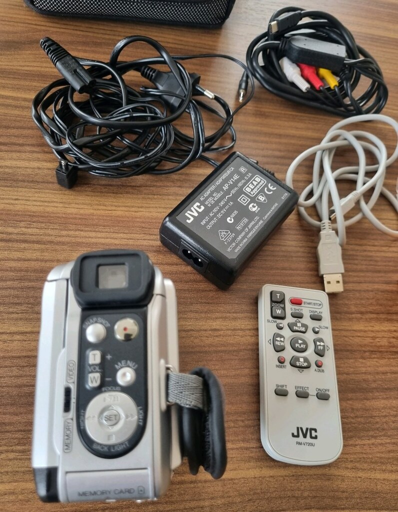JVC HANDYCAM KAMERA SETİ - 3