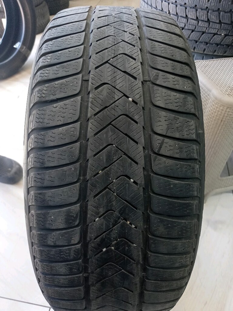 235 50 R19 Pirelli kışlık lastik 2 adet - 2