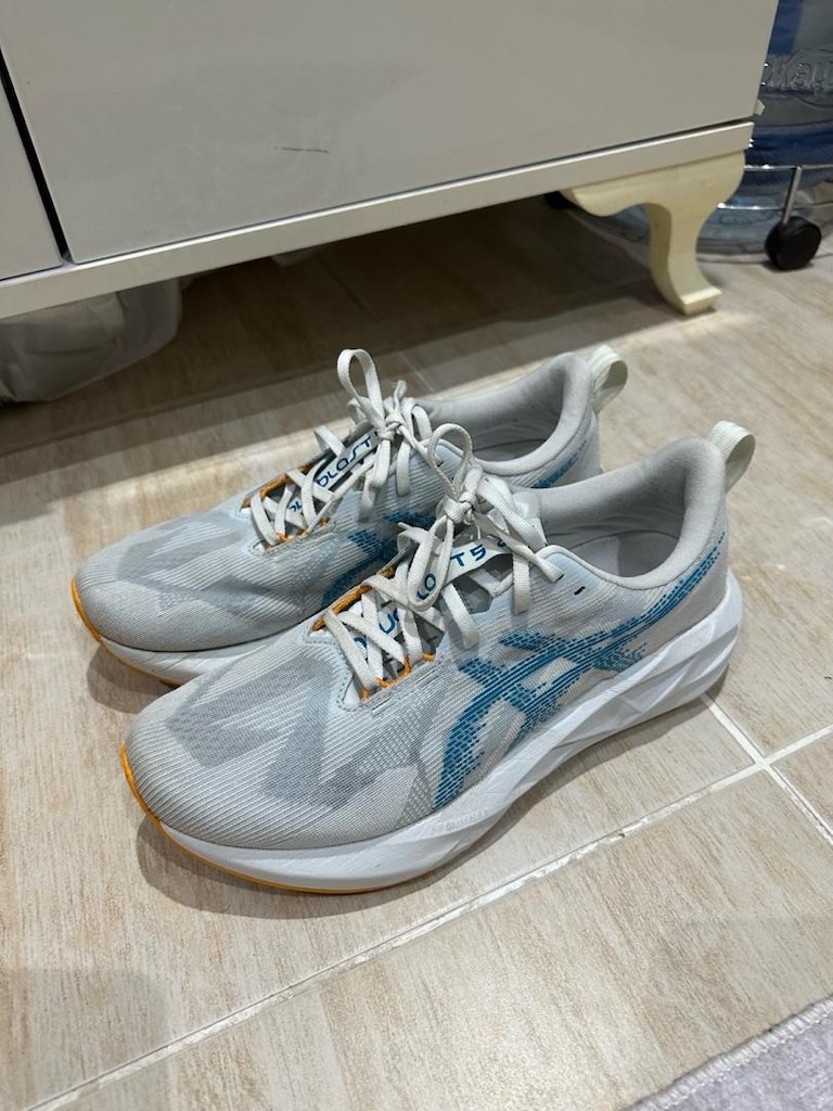 Asics Novablast 5 - 4