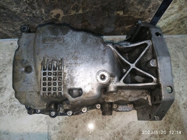 Megane 3 1.5 DCI k9k g832 105 lık Euro 4 motor karteri