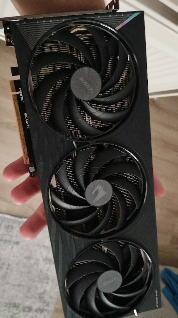 GİGABYTE auros elite rtx 5060 oc 8gb - 3