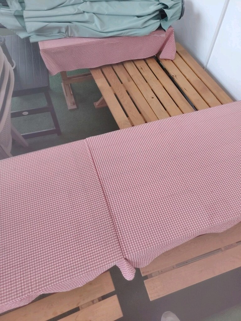 Ahşap ve Plastik Masa Sandalye Takımları - 6