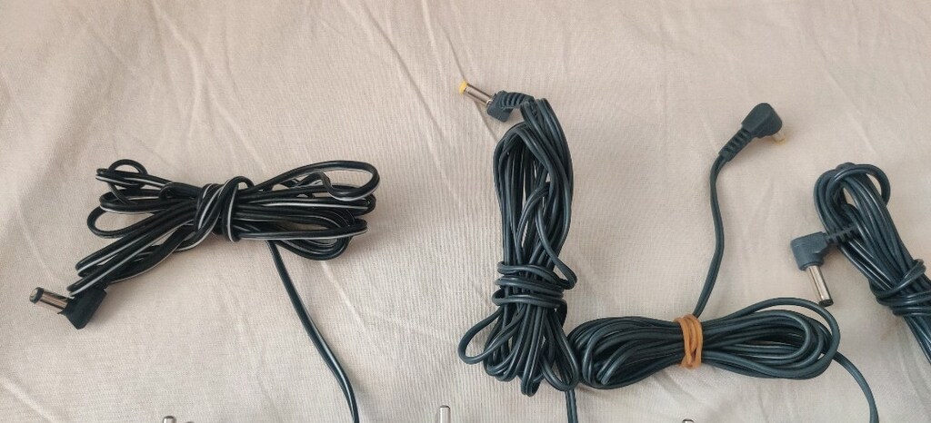 Ataba marka farklı teknik özelliklere sahip dört adet AC-DC adaptör. - 3