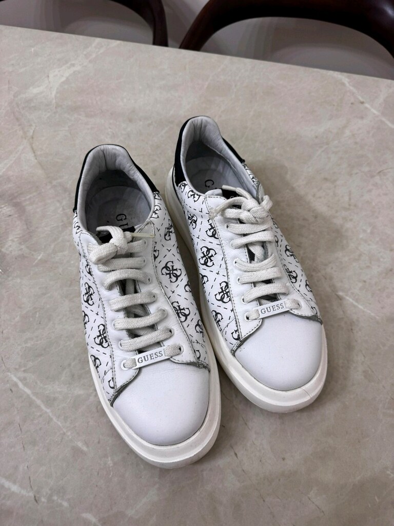 Guess Beyaz Desenli Sneaker