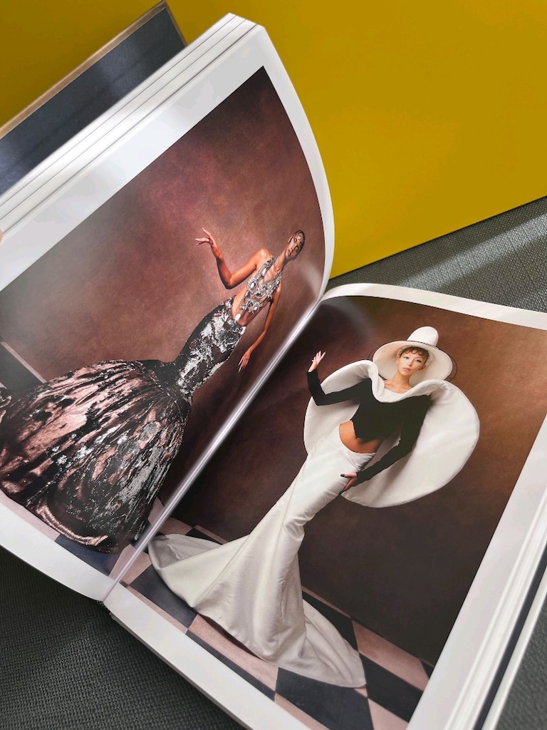 Fluid Fashion Revolution İngilizce Moda Sanat Giyim Kitap - 15