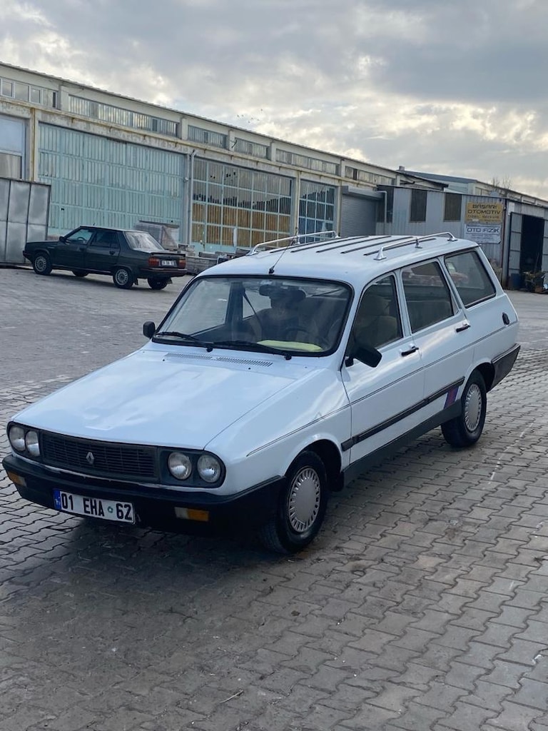 Renault 12