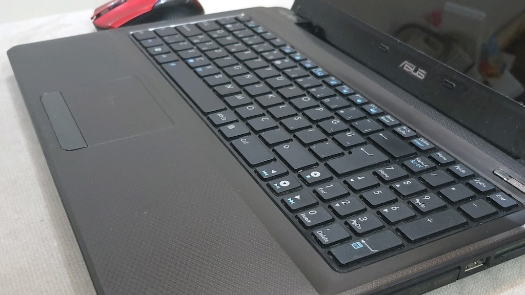 Sayfama Bakın... Güçlü Asus i5 2.67 ghz işlemci - SSD Turbodisk'li - 3