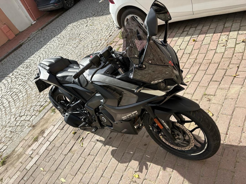 Kazasız BAJAJ RS200 2023 model Bakımlı Muayne Yeni - 4