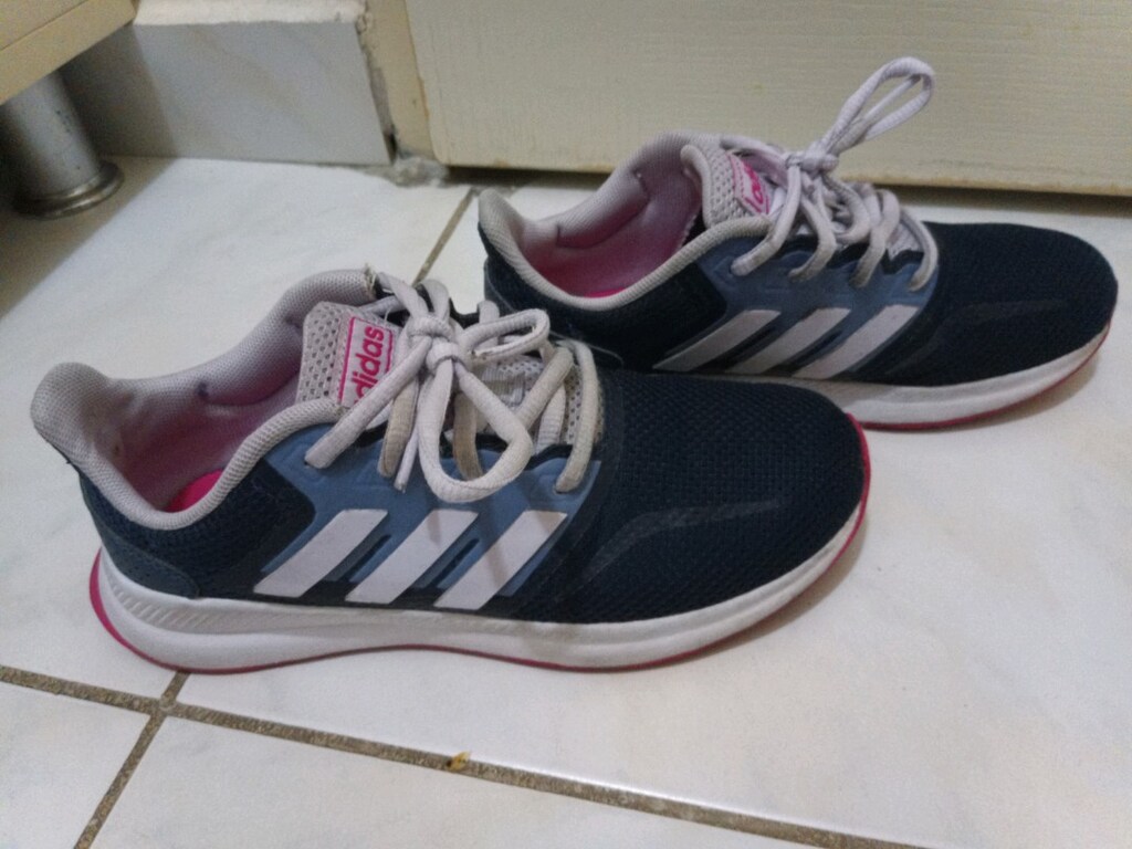 adidas orjinal spor ayakkabı 33 no detay açıklamada - 3