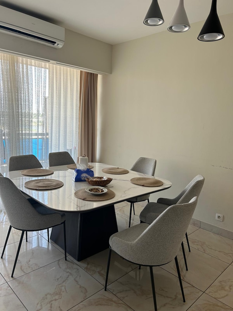 El İşçiliği İtalyan Mermer Masa ve 6 sandalye - 3