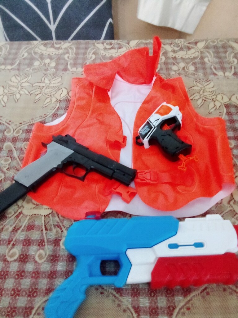 hepsi dahil.su tabanca .oyuncak 2 tabanca.can yeleği - 3