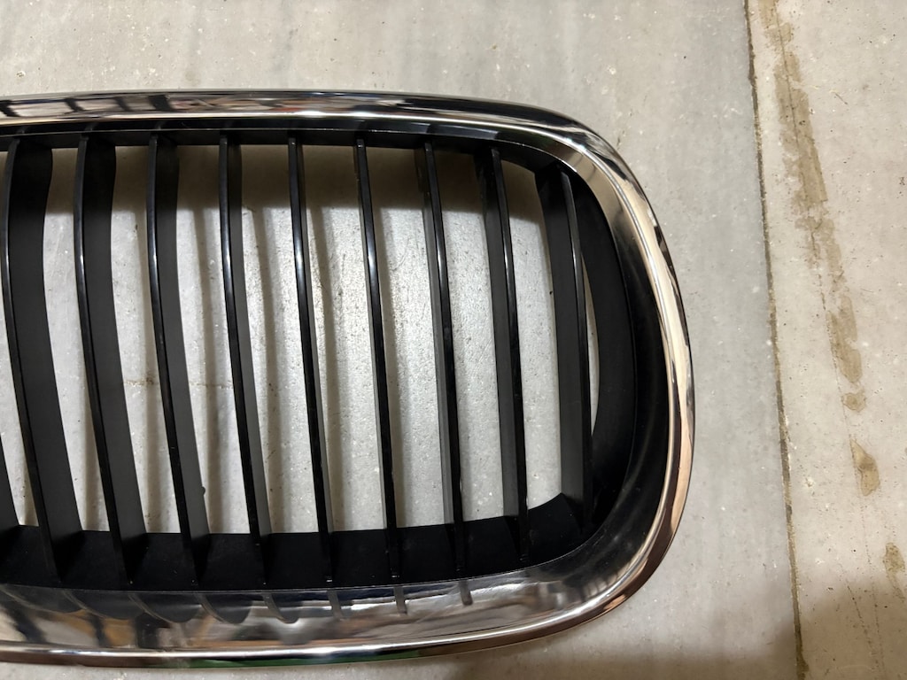 bmw e90 sağ ön panjur böbrek orjinal 224059-10 - 2