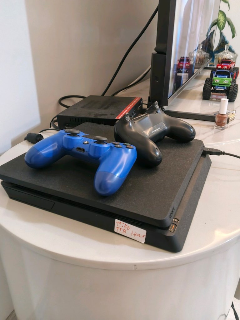 ACİL SATILIK EN SON SÜRÜM PS4 KIRIK YAZILIM TERTEMİZ CİHAZ - 2