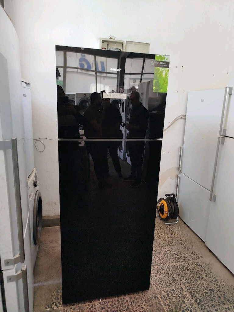 Arçelik Marka Siyah Camlı Buzdolabı - 8