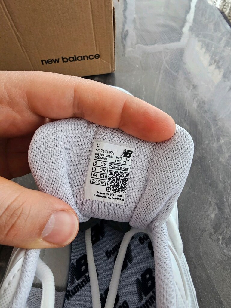 New balance 530 serisi 44 numara sıfır. - 2