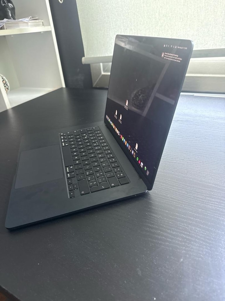 Macbook Air 15 inch m3 - 3