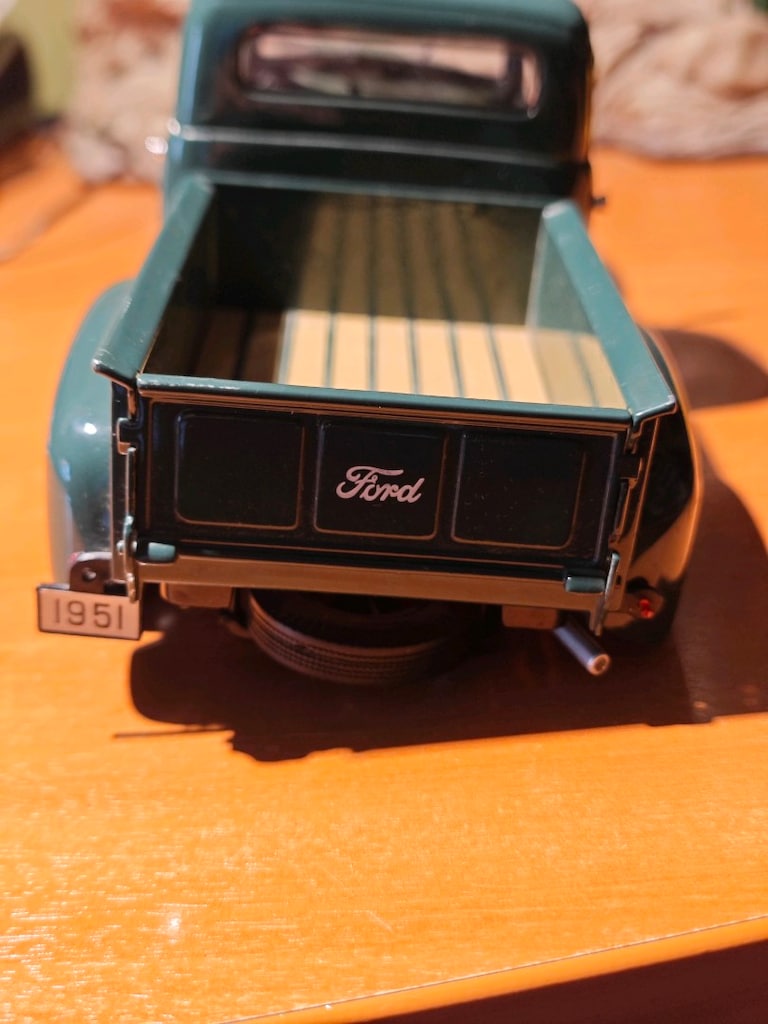 Welly 1951 Ford Diecast Pick Up Vehicle - 13