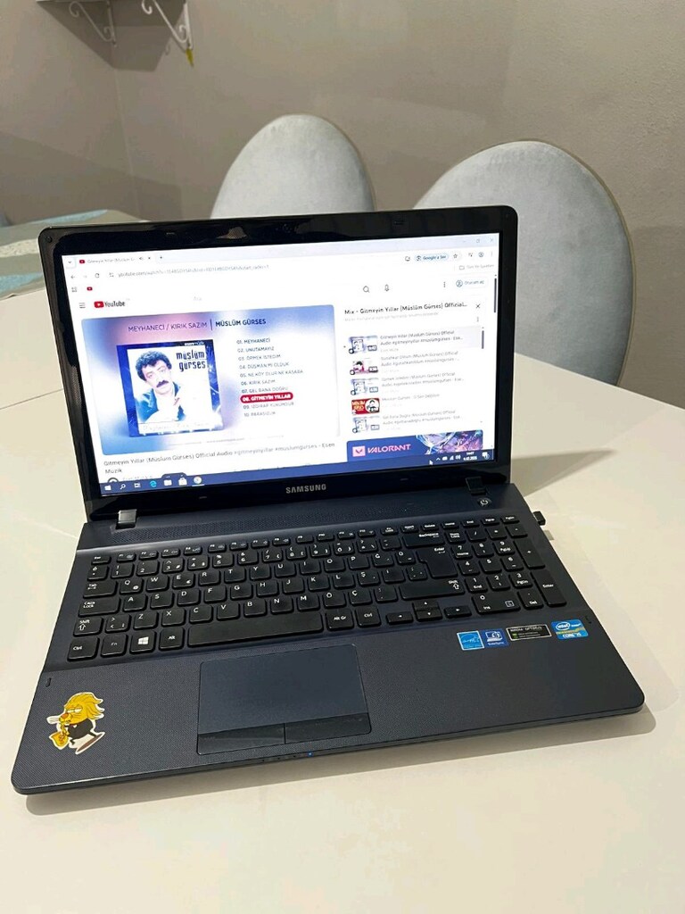 SAMSUNG LAPTOP - 2
