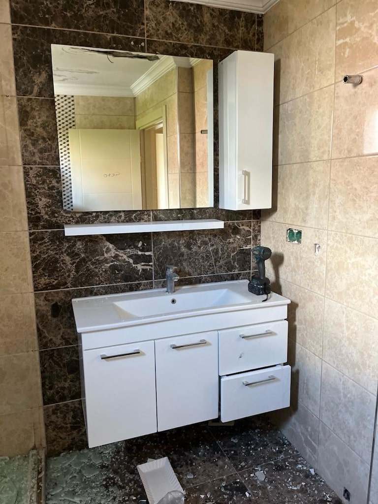 Banyo Dolabı - 2