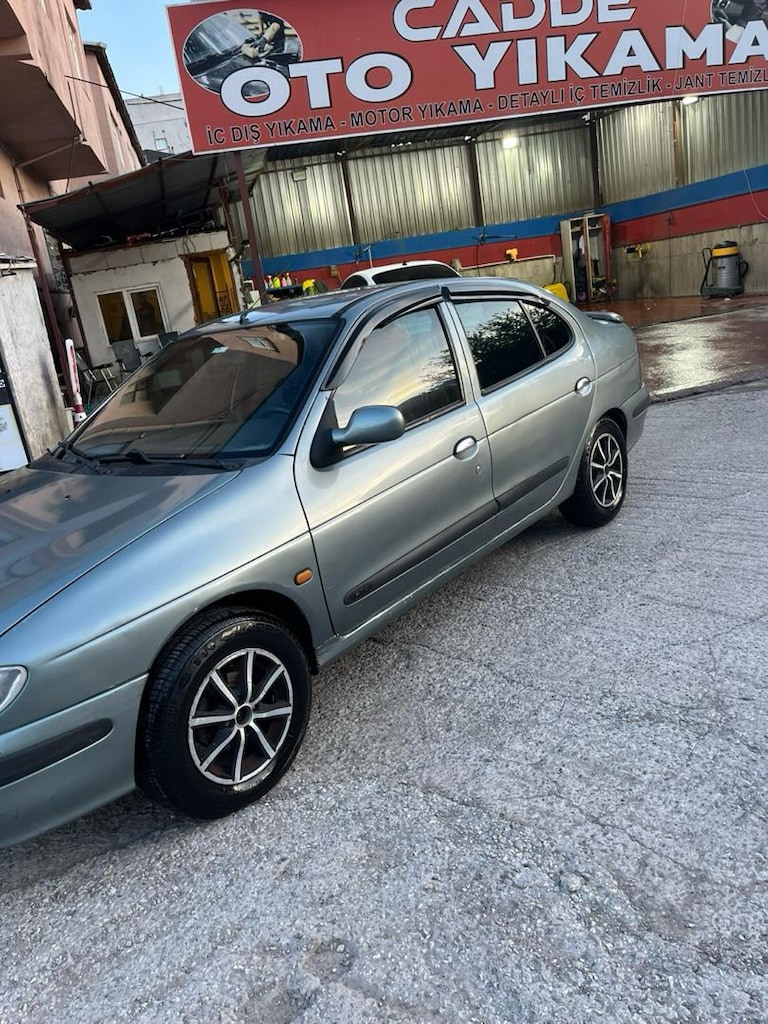 Renault Megane - 12