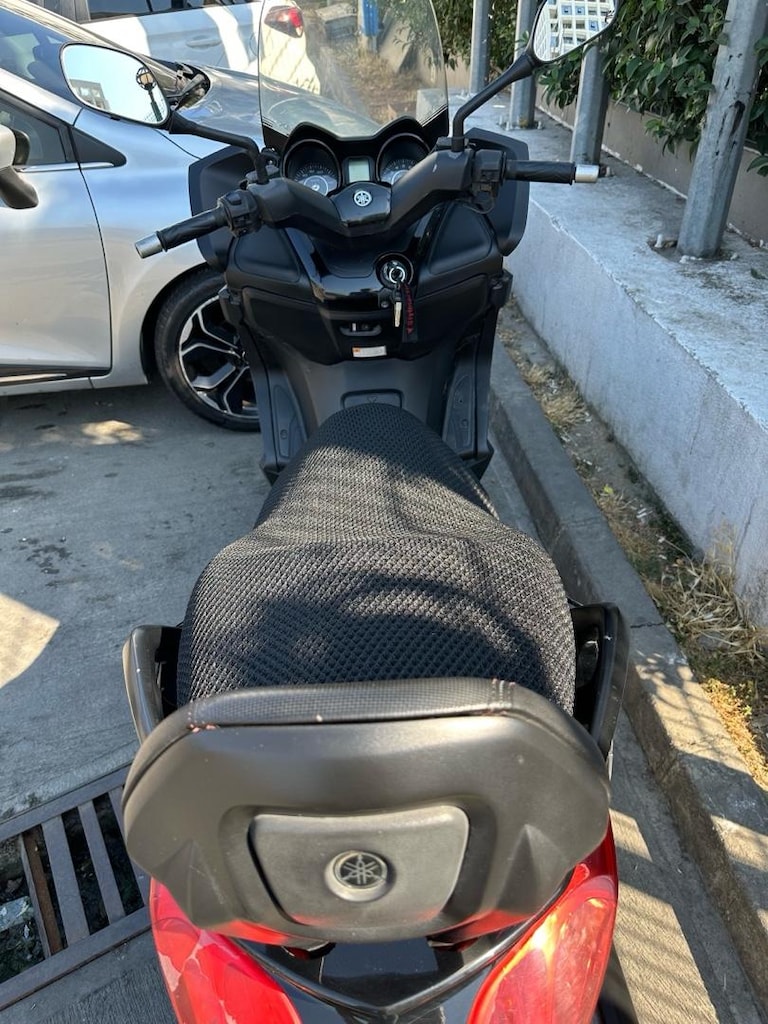 YAMAHA XMAX 250 - 2