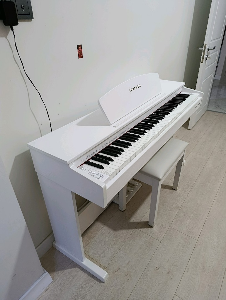 KURZWEIL M70 BEYAZ DİJİTAL PİYANO – TEMİZ, ÖZENLE KULLANILMIŞ - 6