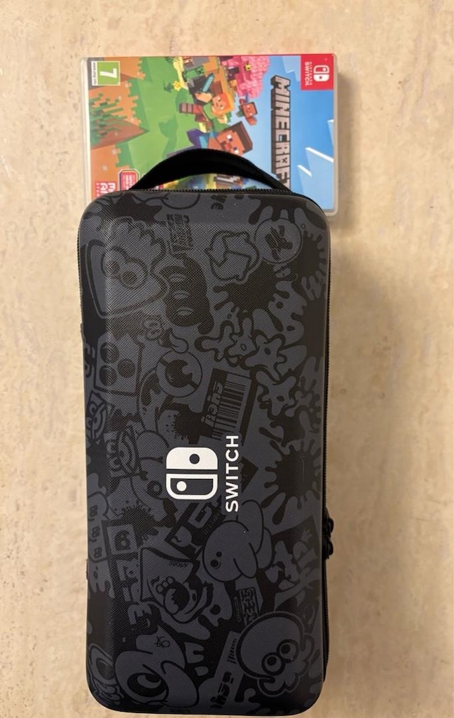 Nintendo switch oled + iki oyun ve aksesuarlar - 7