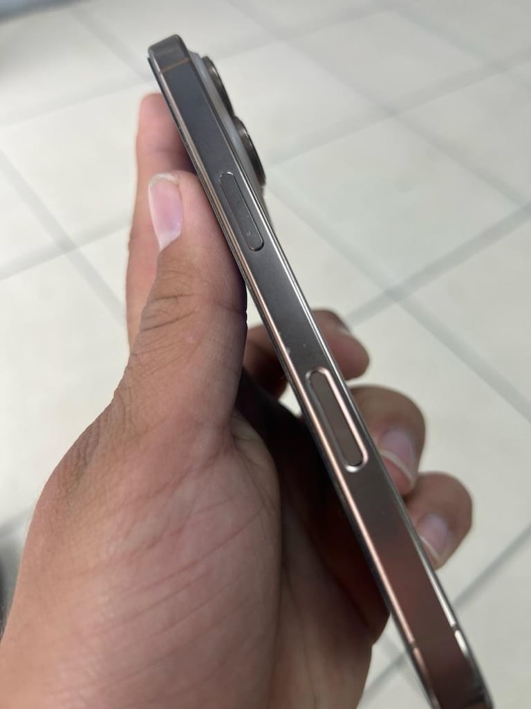 iPhone 16 Pro Yd - 5