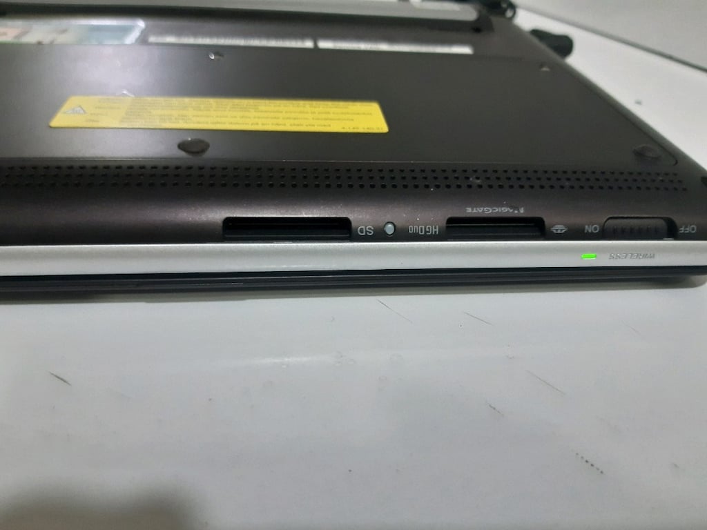 Sony mini book laptop - 4