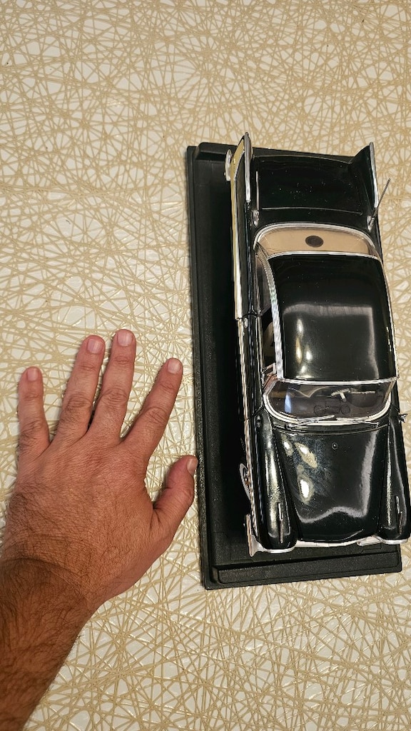 1958 Plymouth Fury Siyah Model Araba – Orijinal Vitrin Ayağıyla 1:18 - 16